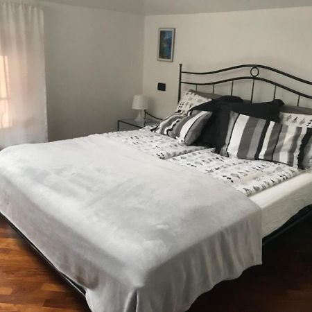 Antico Borgo Lejlighed Desenzano del Garda Eksteriør billede